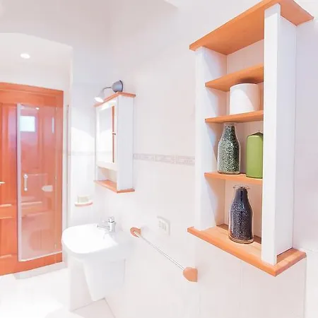 Candia Halldis Apartment Рим